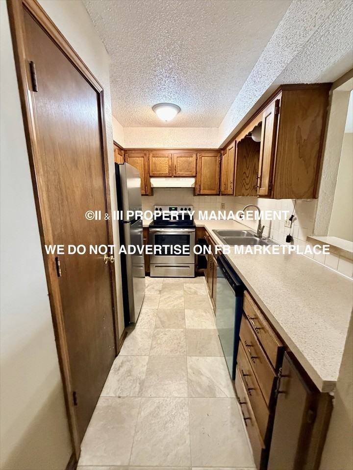 1424 Martway Cir #1 - Photo 5 of 13