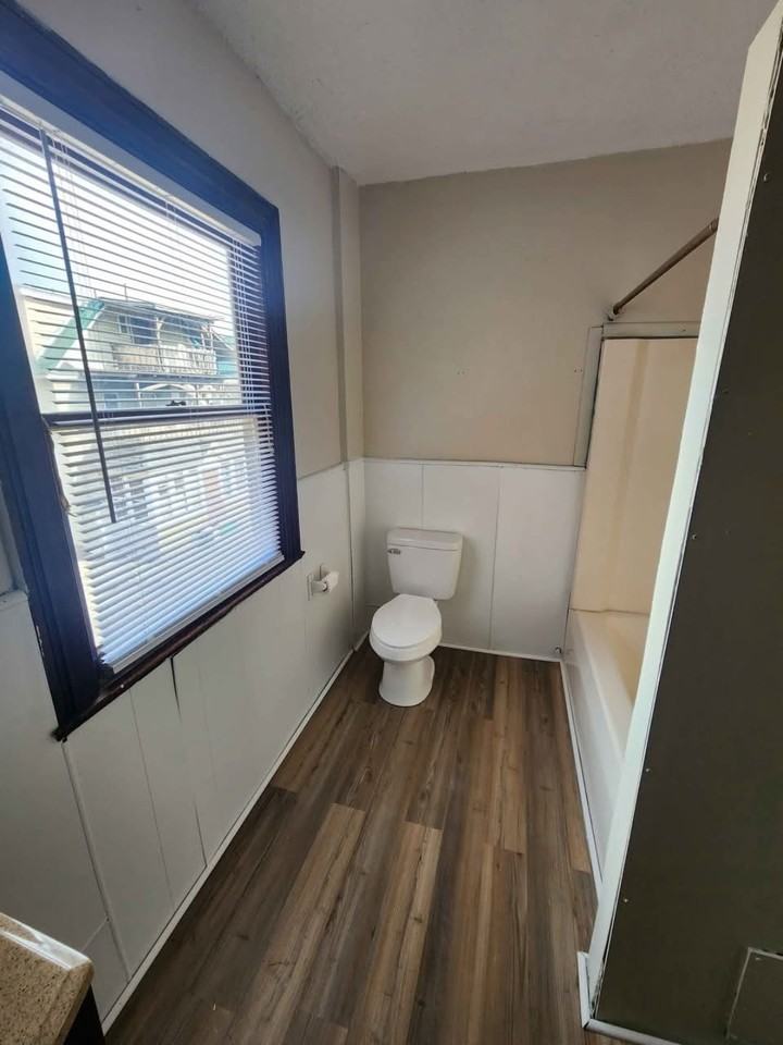 809 Walnut St 2nd Fl #2 - Photo 7 of 12