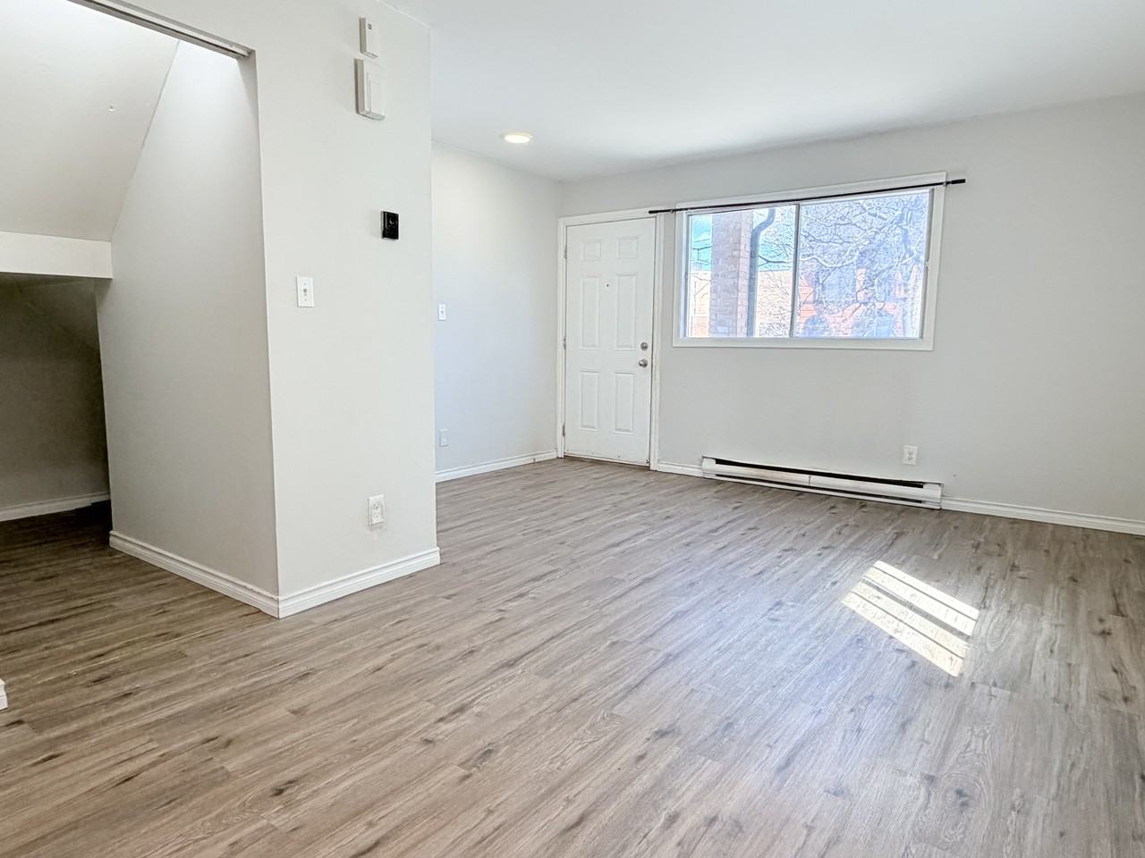 423 Bruce Ave #4 - Photo 3 of 14