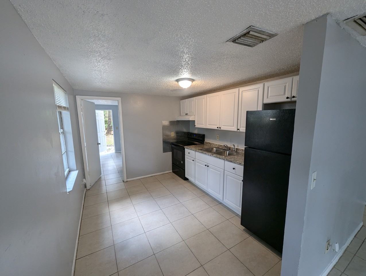 919 59th Avenue Dr E #919 - Photo 3 of 24