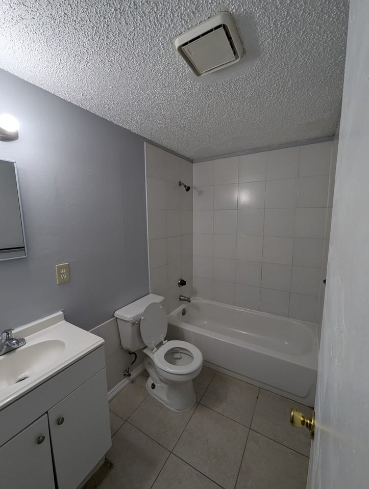 919 59th Avenue Dr E #919 - Photo 7 of 24