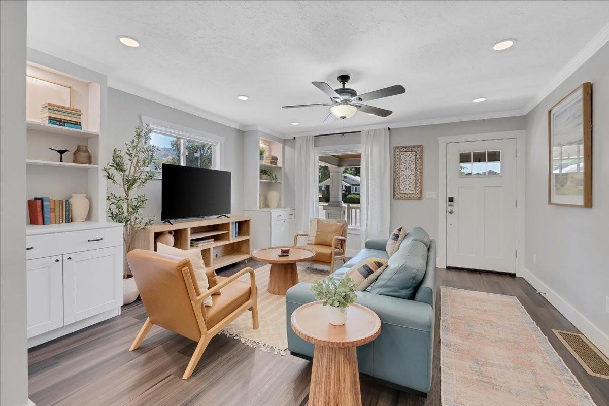 355 E 400 N #1 - Photo 2 of 25