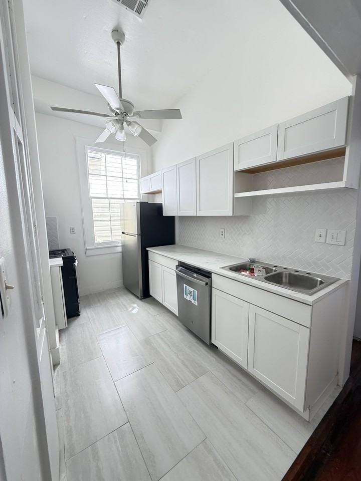 4129 Prytania St - Photo 2 of 9