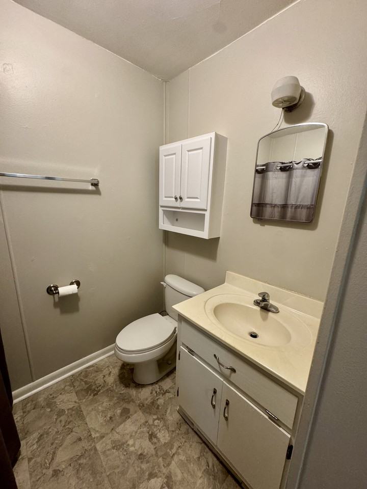 518 Lawson St #2 - Photo 5 of 10