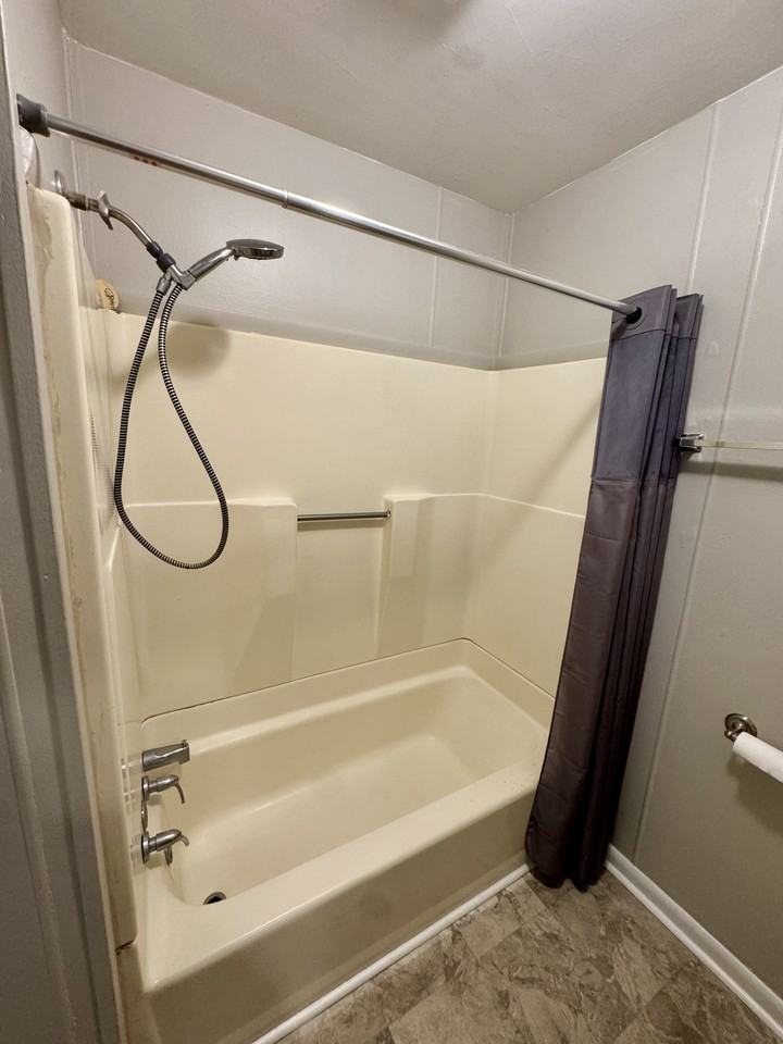 518 Lawson St #2 - Photo 6 of 10