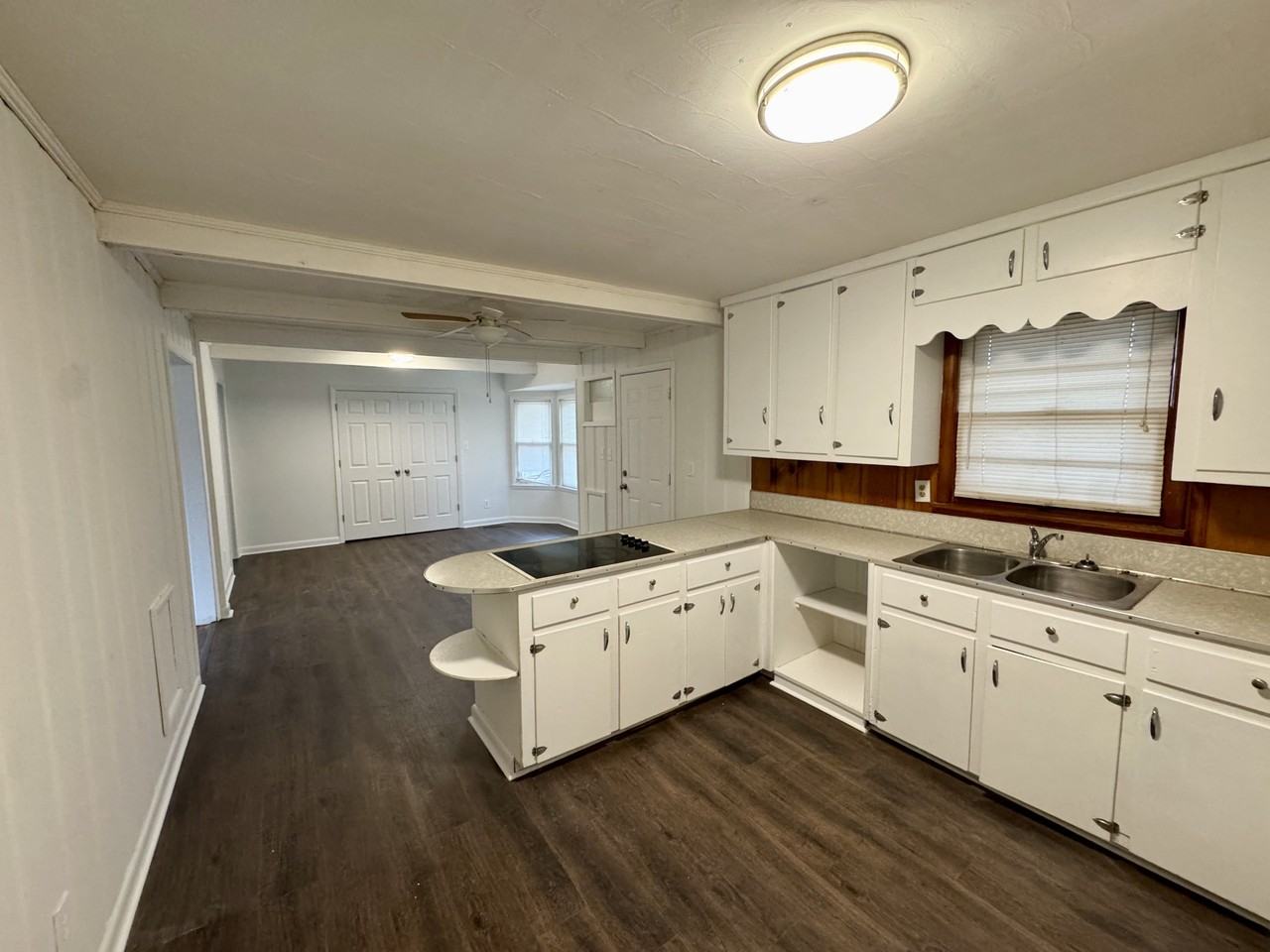 409 Suffield St #1 - Photo 2 of 9