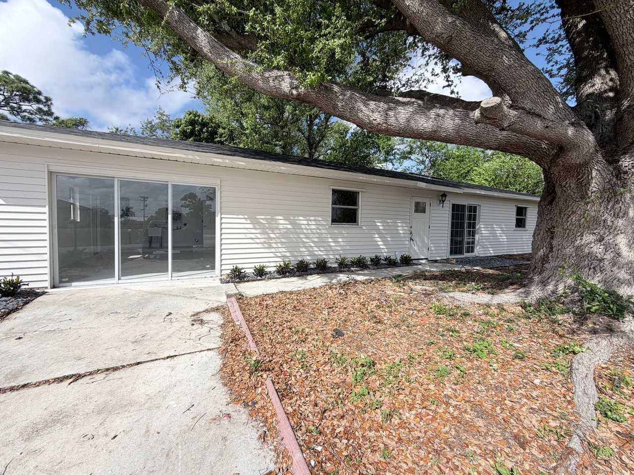 1000 Nw 22nd Ter - Photo 2 of 16