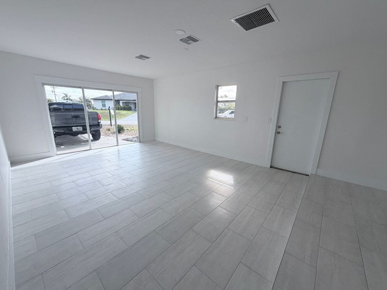 1000 Nw 22nd Ter - Photo 3 of 16