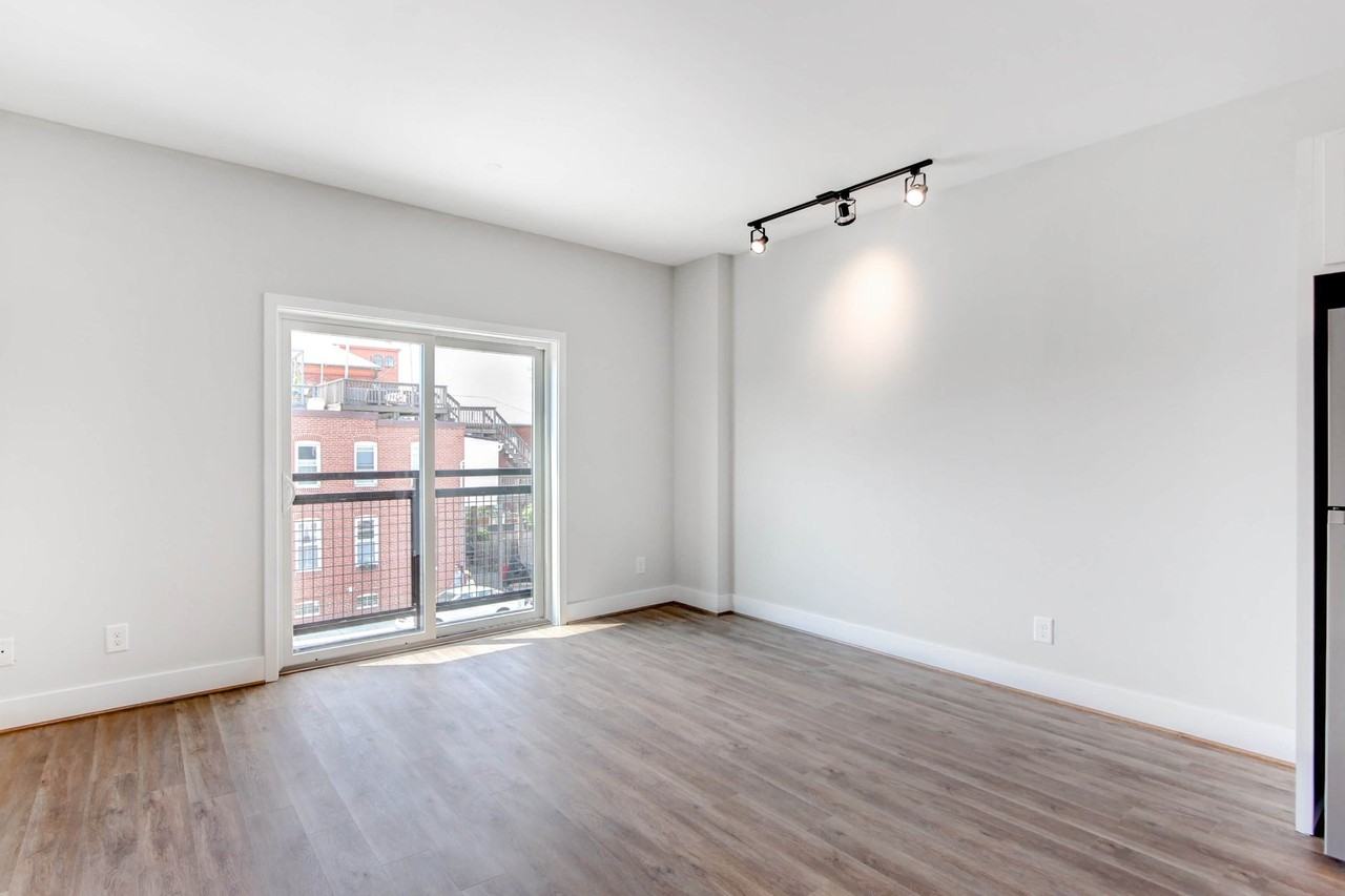For Rent: Chic Urban Living at 1238 Light St – Your City Oasis Awaits! - Photo 6 of 13