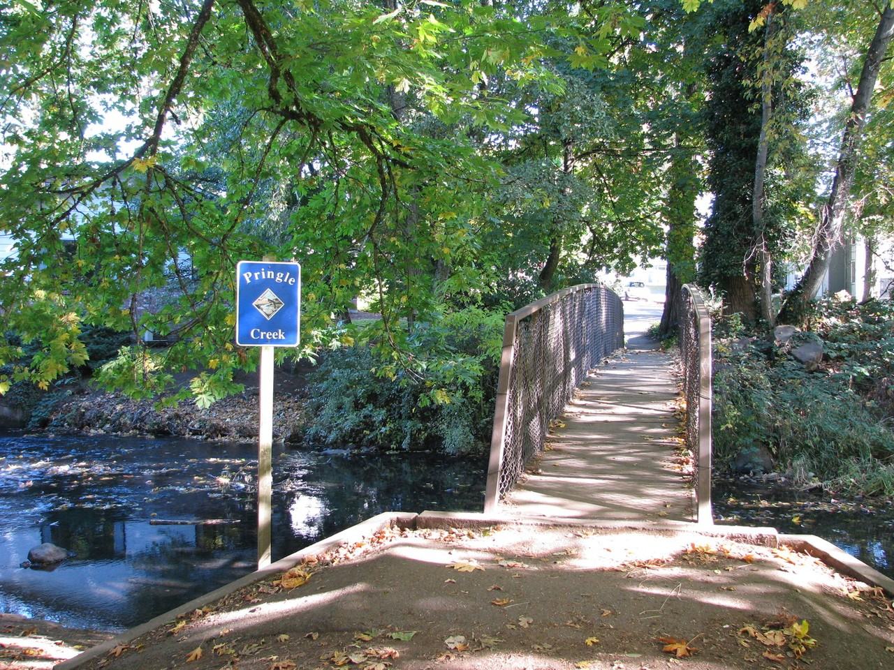 1149 Waller St Se - Photo 3 of 21