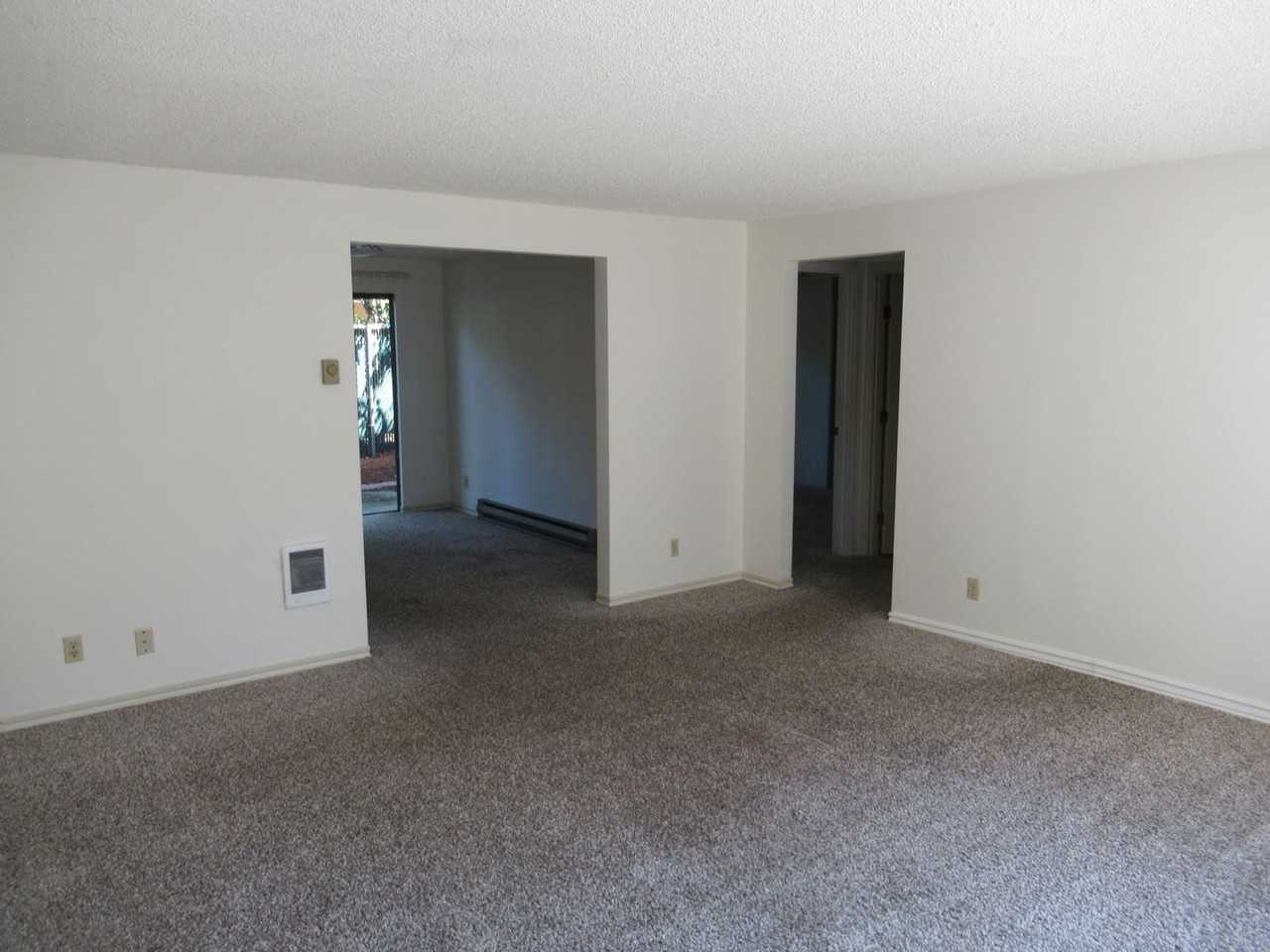 1149 Waller St Se - Photo 6 of 21