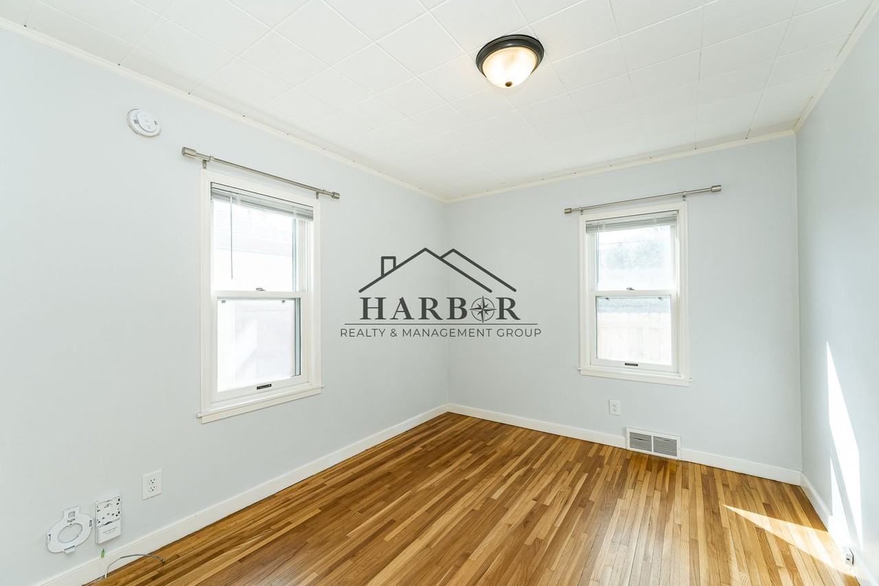 116 16th Ave Nw - Photo 7 of 23