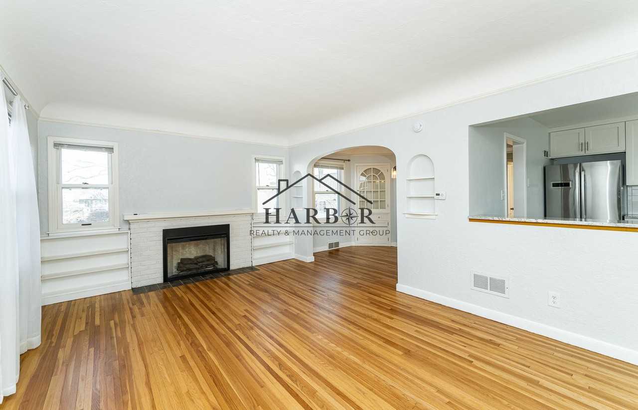 116 16th Ave Nw - Photo 3 of 23