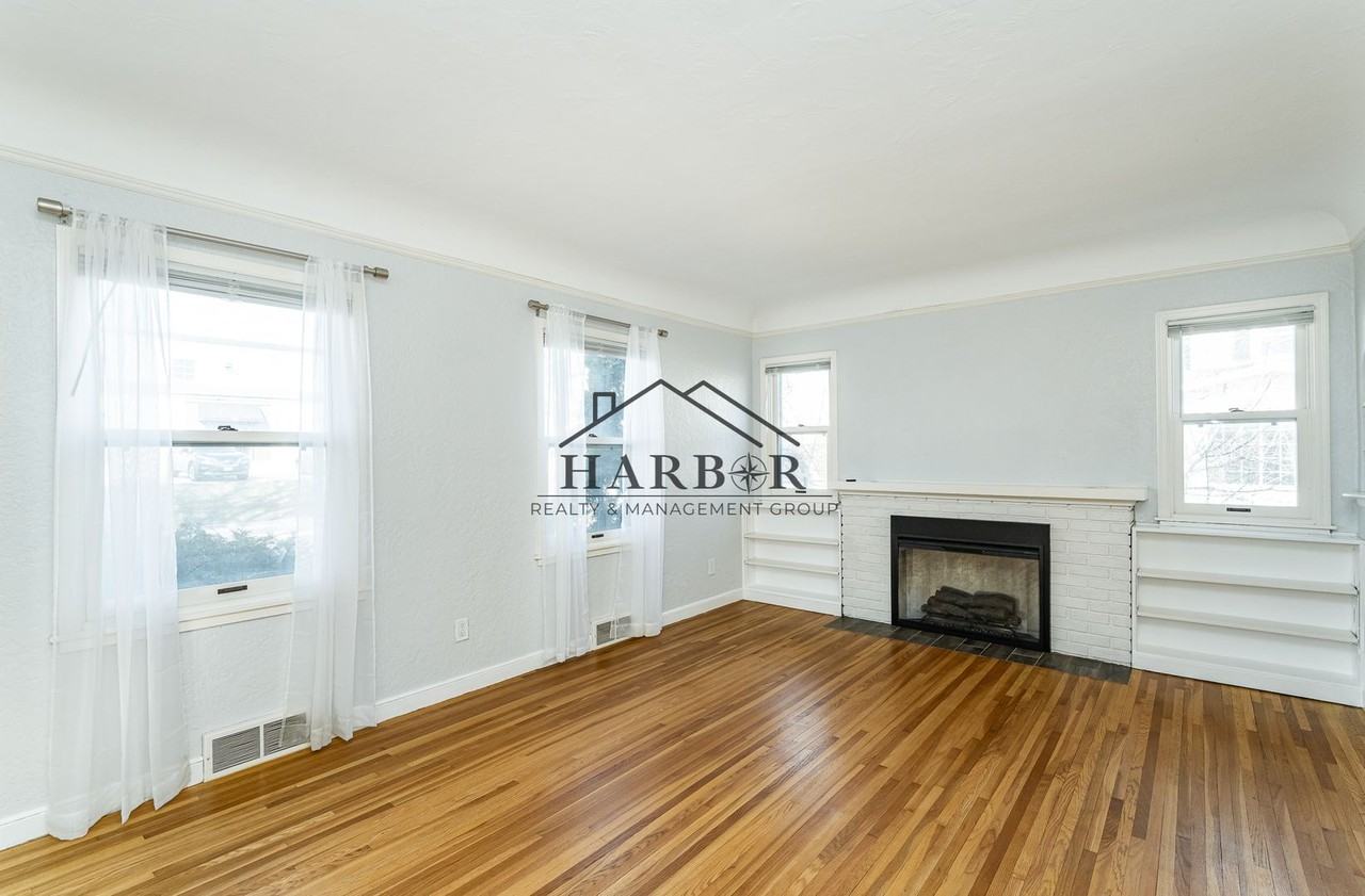 116 16th Ave Nw - Photo 4 of 23