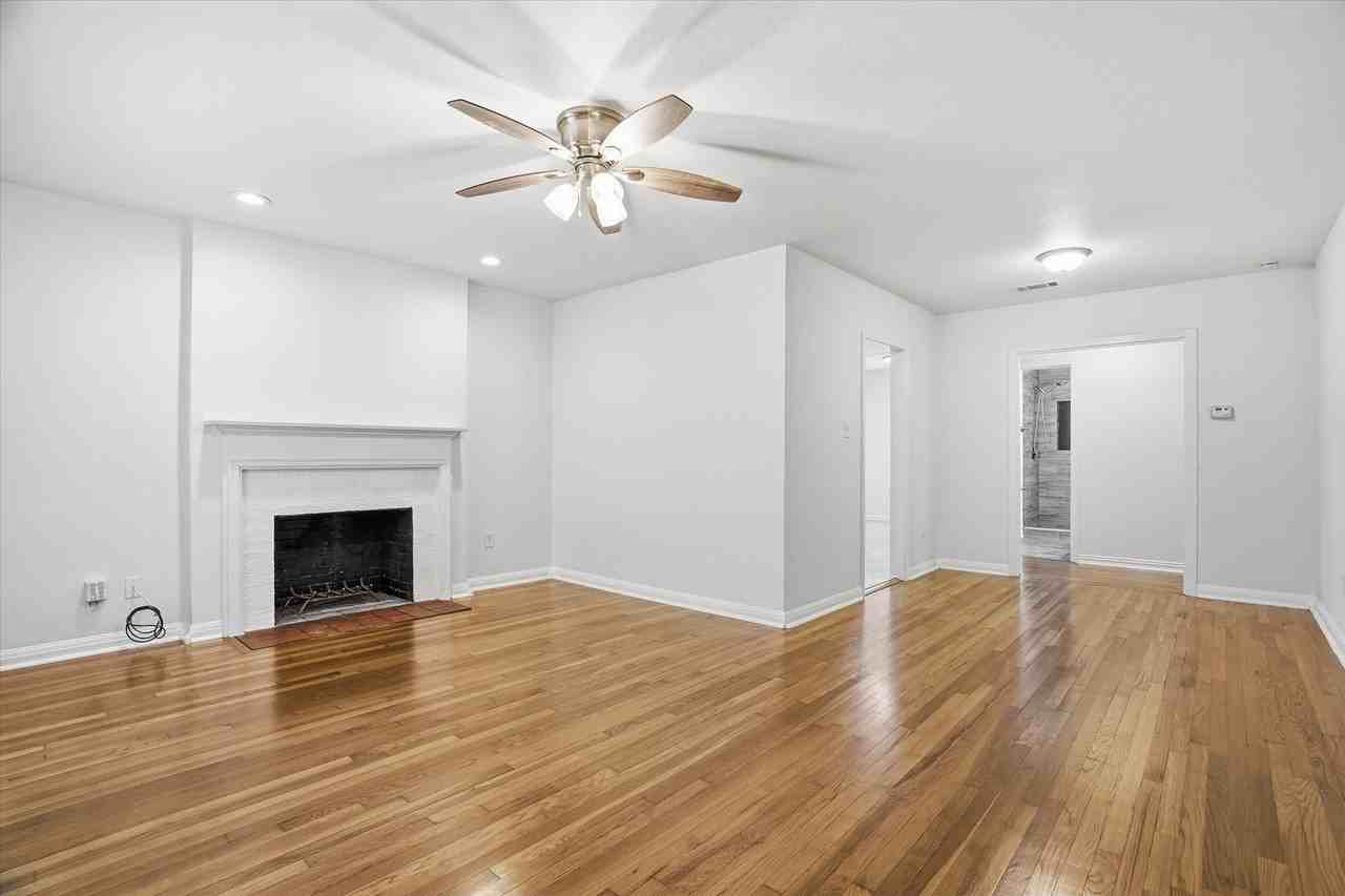 6308 Malvey Ave - Photo 3 of 23