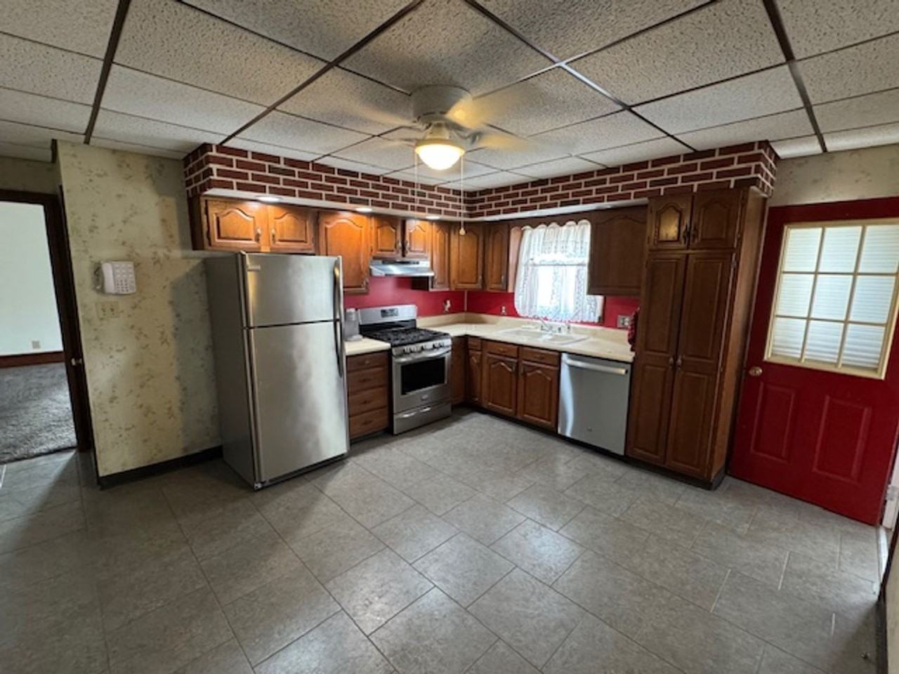 39 Cotton Ave - Photo 3 of 38