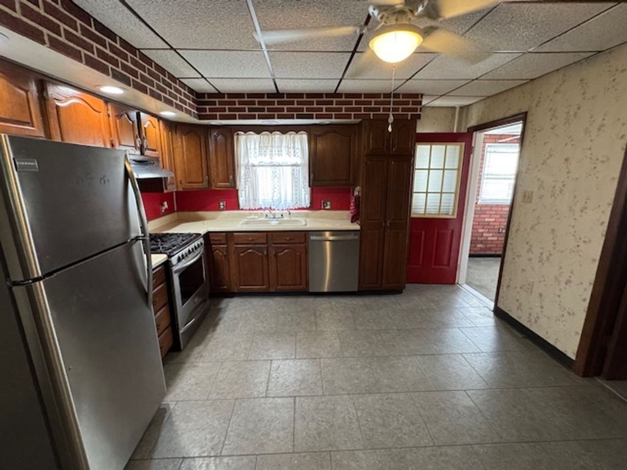 39 Cotton Ave - Photo 5 of 38