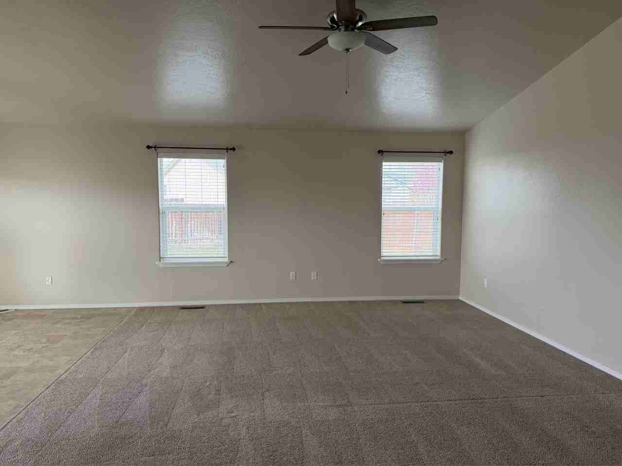 108 Ne Malad Ct #1 - Photo 3 of 32