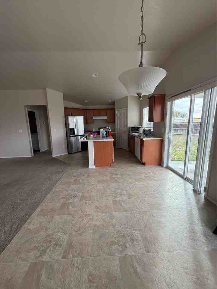 108 Ne Malad Ct #1 - Photo 4 of 32