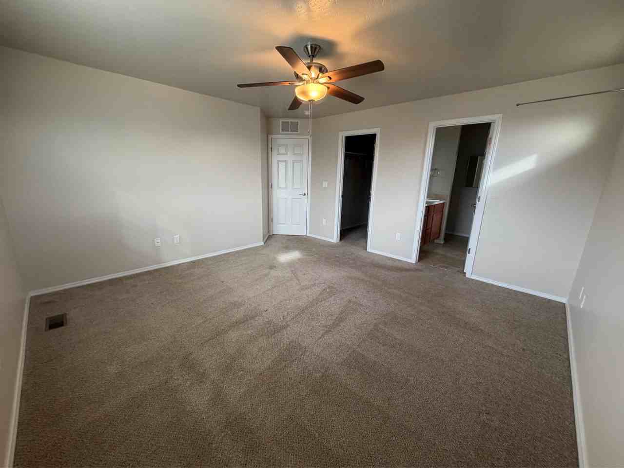 108 Ne Malad Ct #1 - Photo 6 of 32