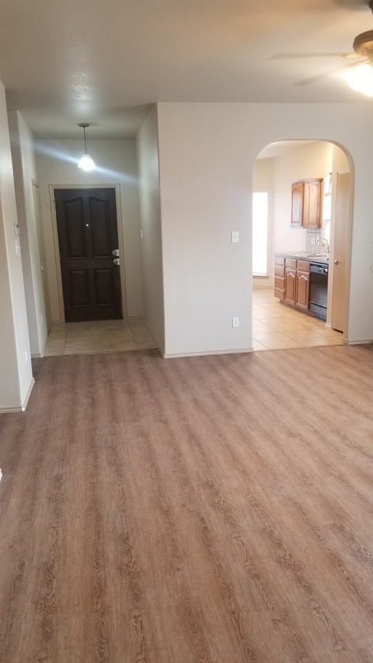 1104 Redcloud Dr #1 - Photo 4 of 18