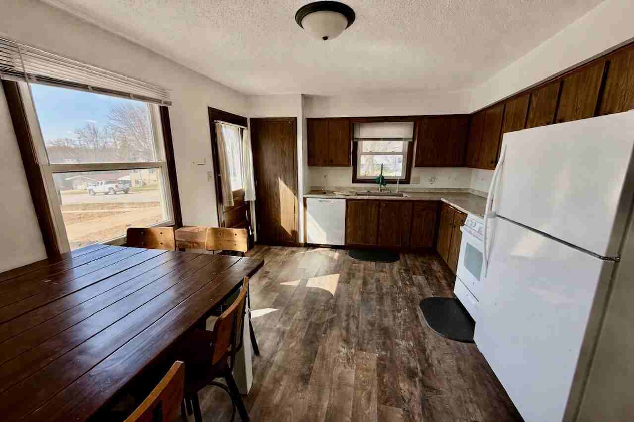 902 Cedar River Dr #1 - Photo 2 of 11