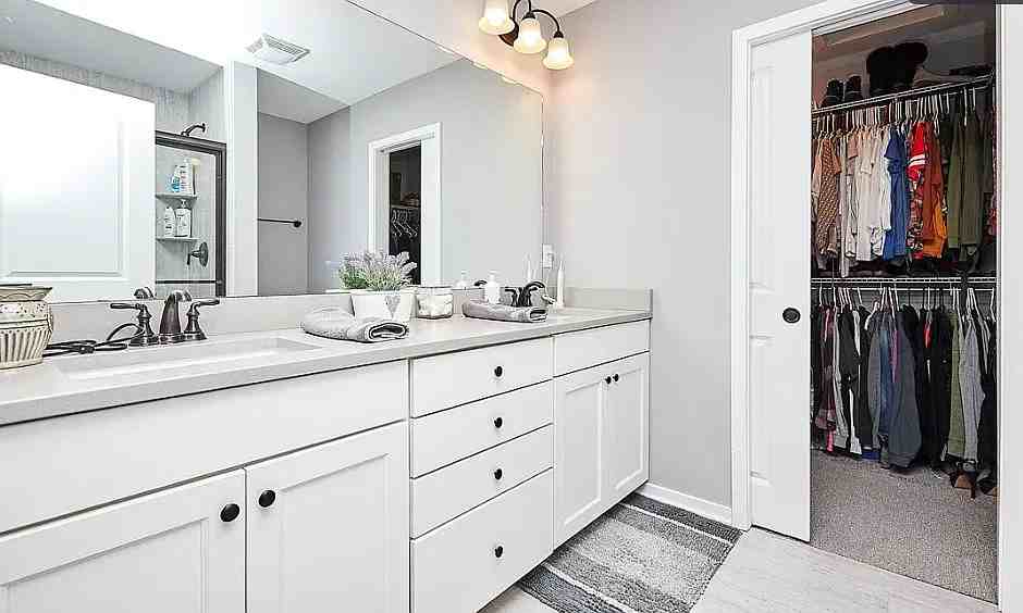 1139 S 91st St #0 - Photo 5 of 10