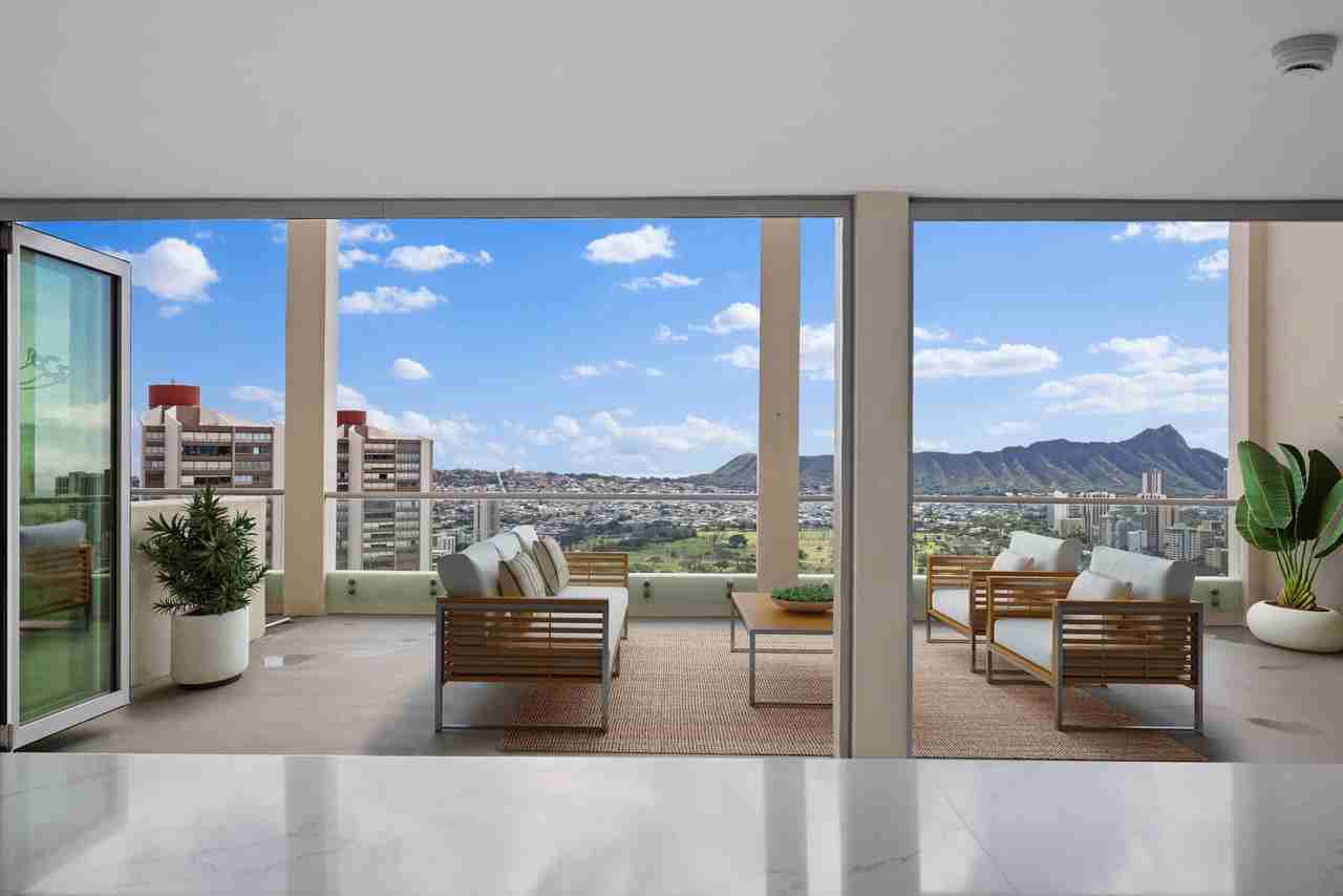 555 University Ave Ph 1 #PH1 - Photo 4 of 18