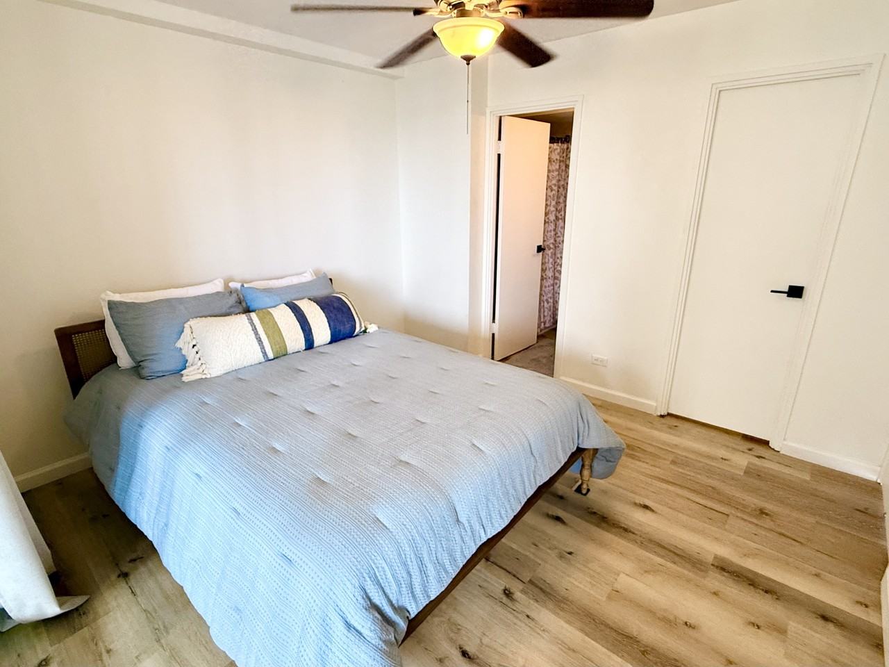 1617 Clark St #404 - Photo 5 of 10