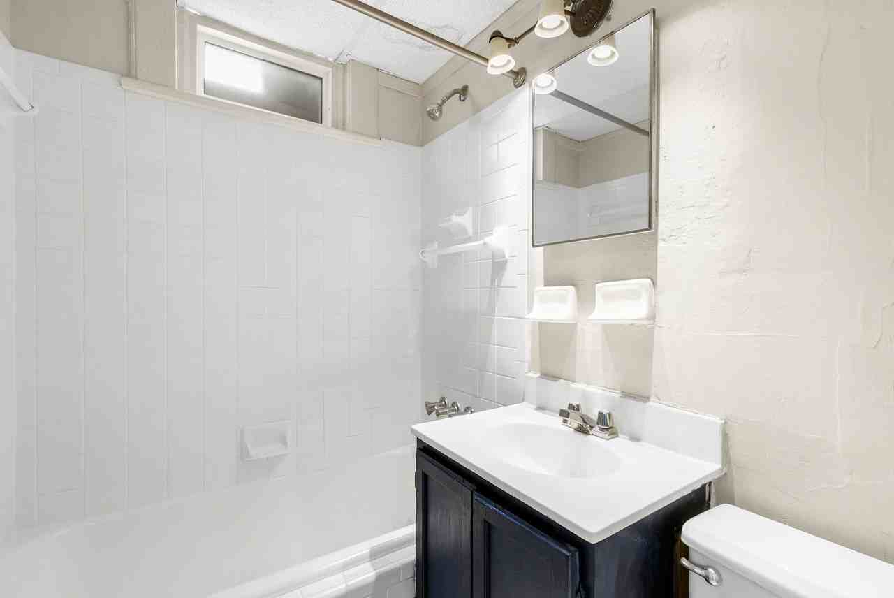 Charleston Court - Photo 4 of 47