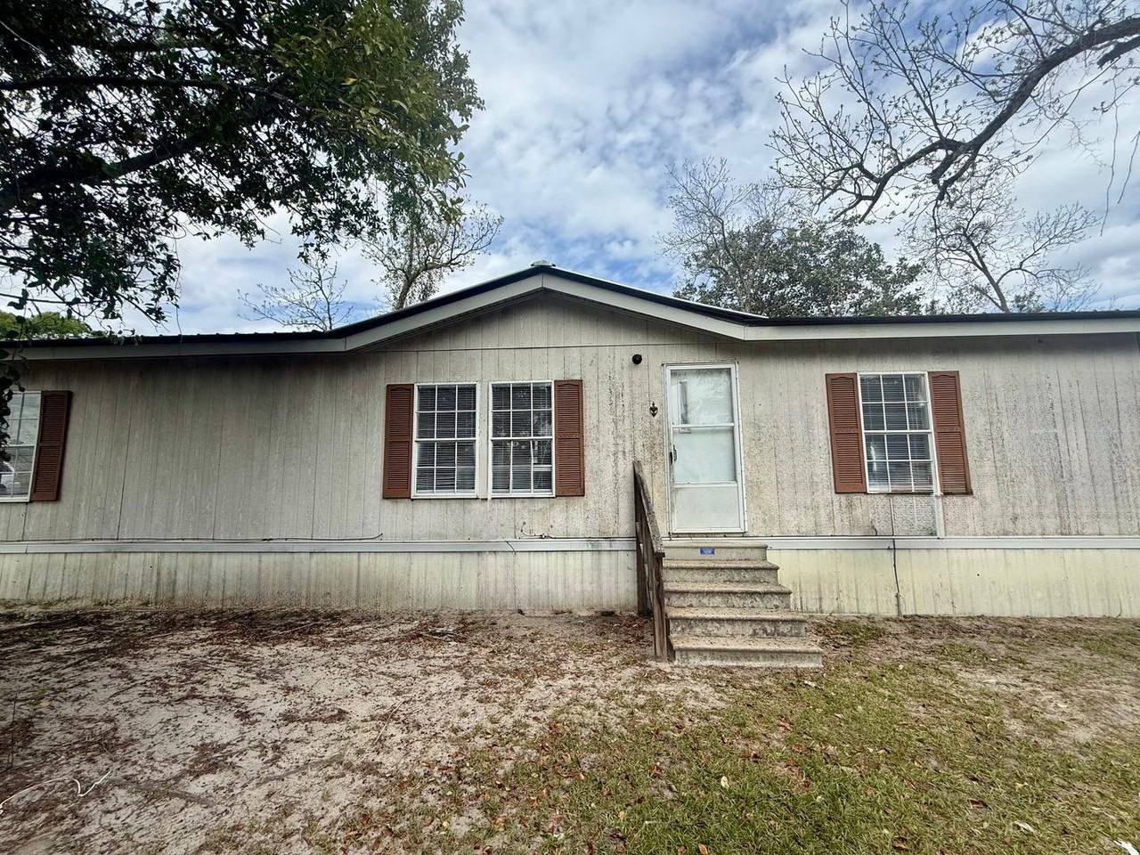 3 Bay Ave - Photo 2 of 13