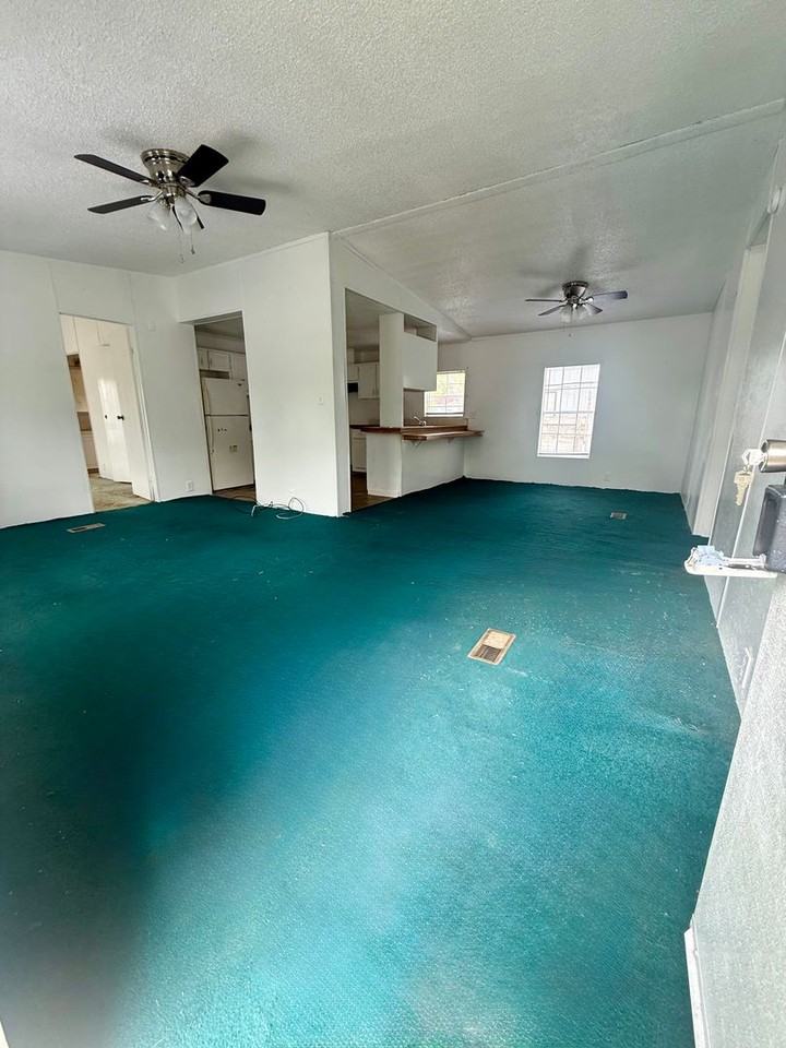 3 Bay Ave - Photo 3 of 13