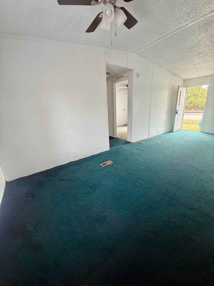 3 Bay Ave - Photo 4 of 13