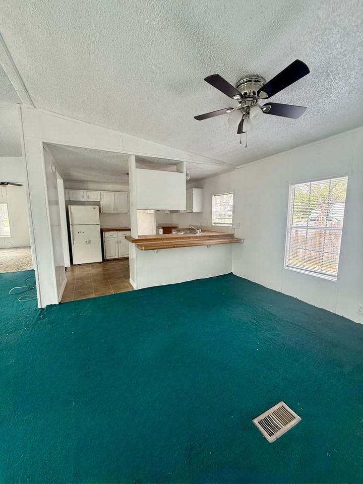 3 Bay Ave - Photo 5 of 13