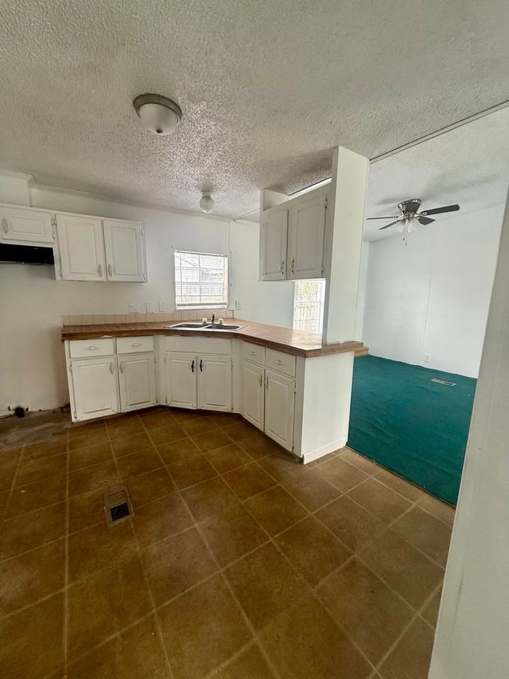 3 Bay Ave - Photo 6 of 13