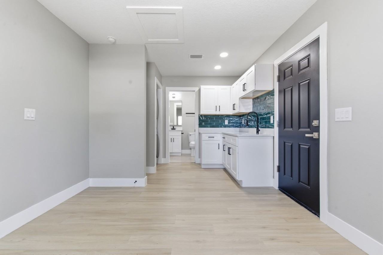 5720 79th Ave N - Photo 5 of 10