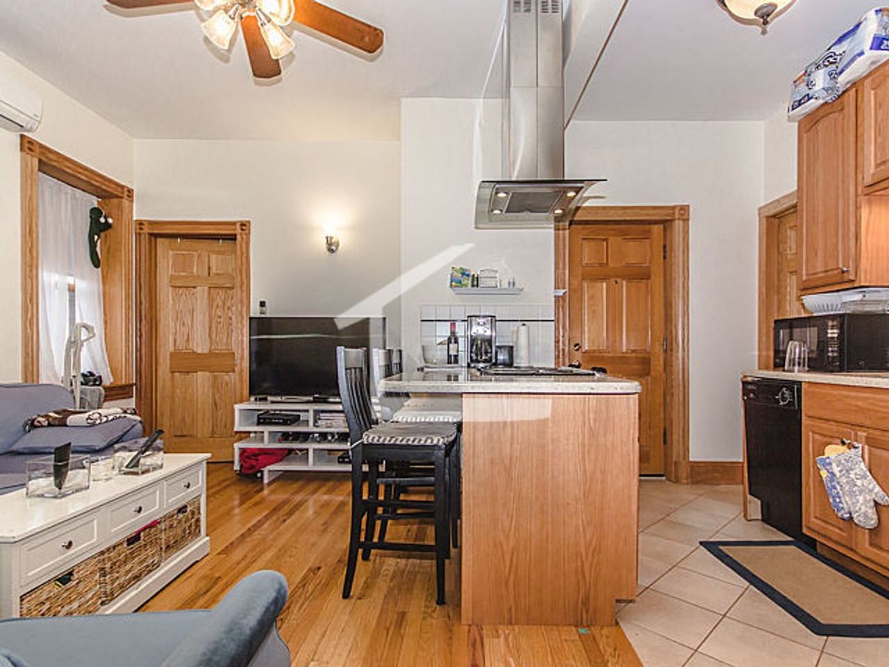 93 Myrtle St - Photo 2 of 9