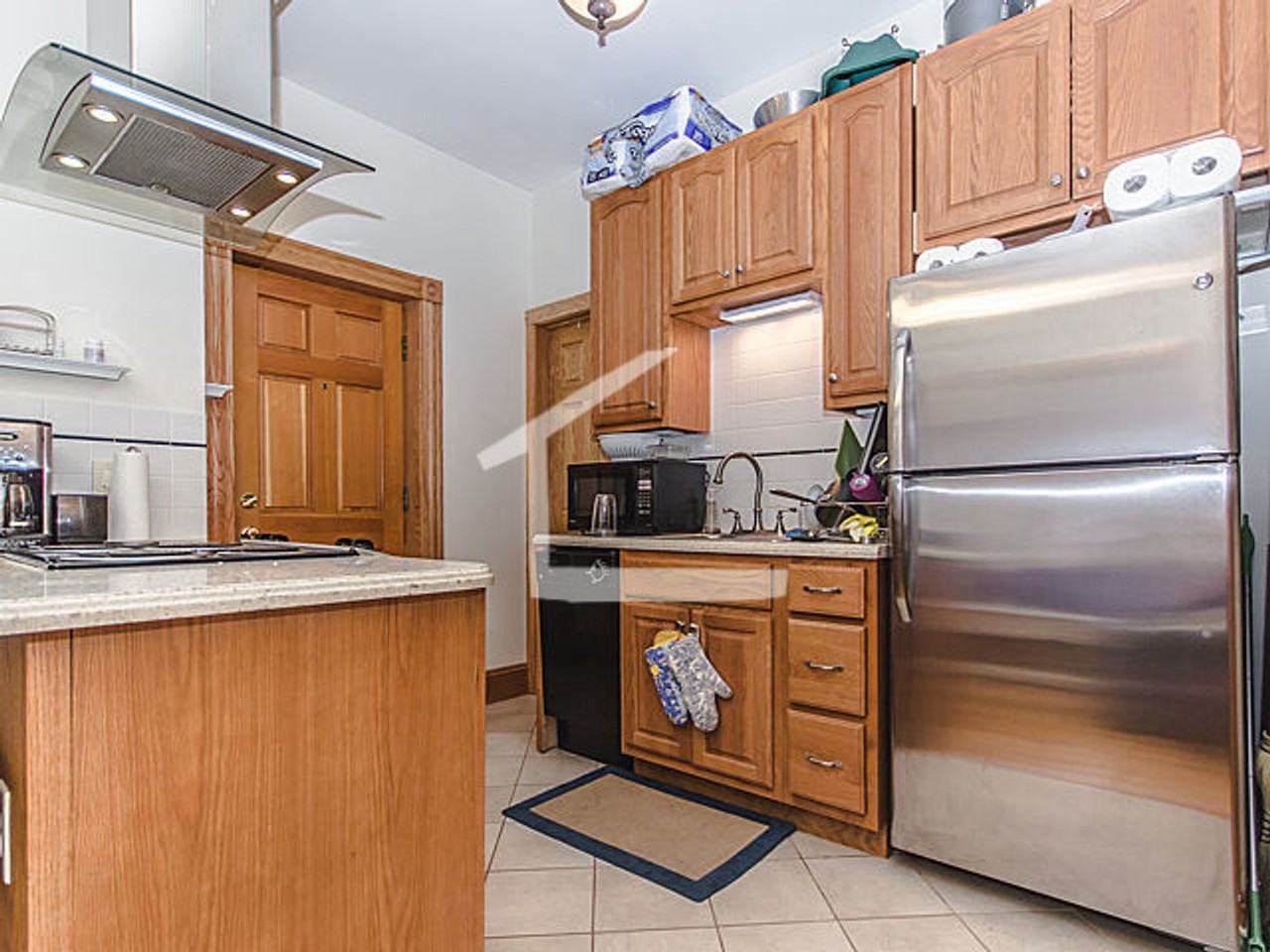 93 Myrtle St - Photo 3 of 9