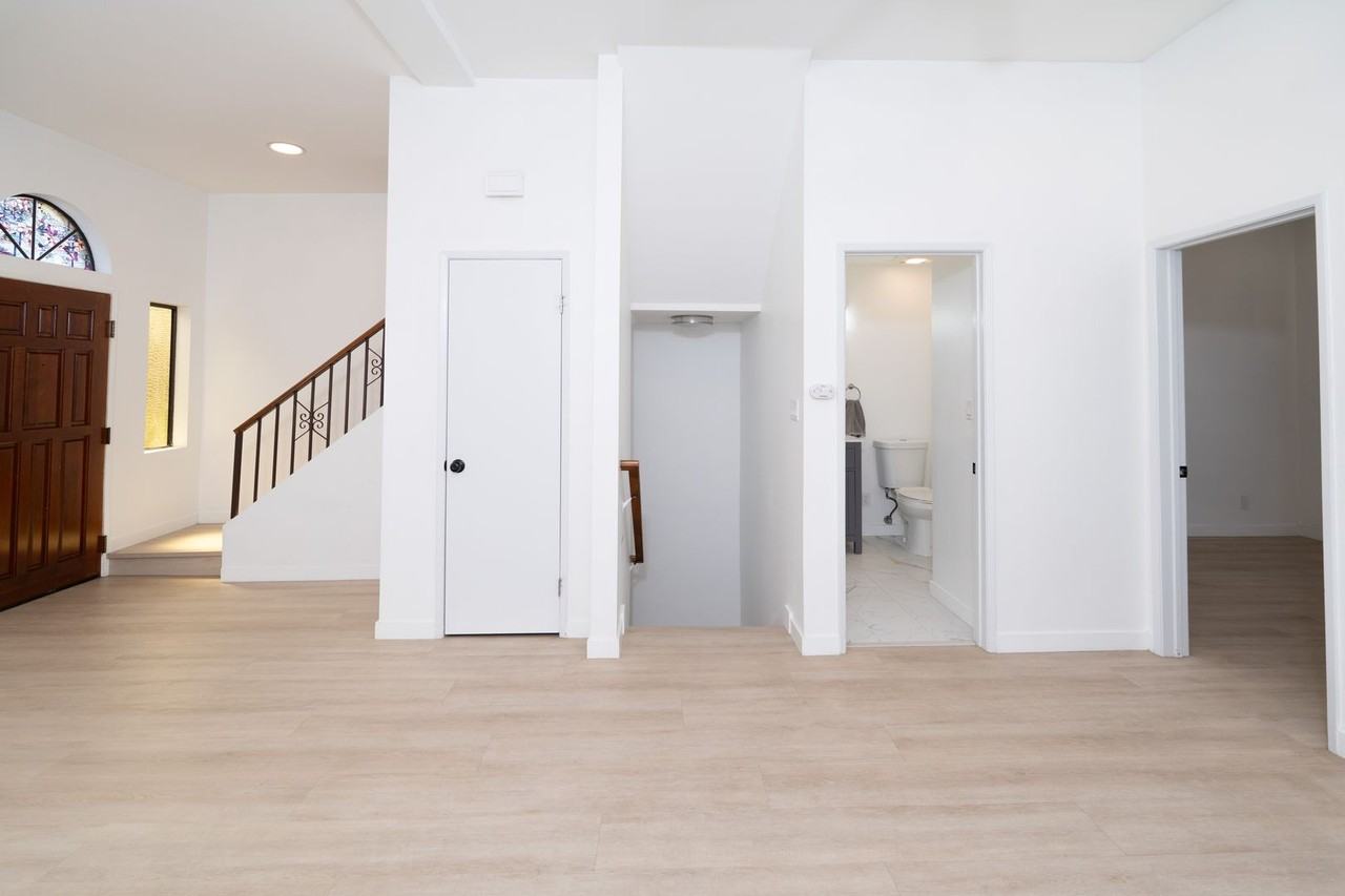 525 N Alhambra Ave #C - Photo 5 of 32