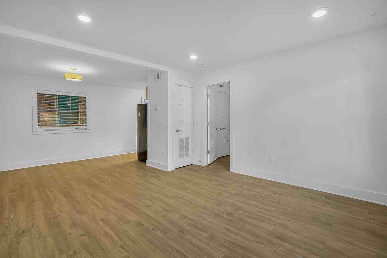Greenview Apartments - Photo 2 of 11