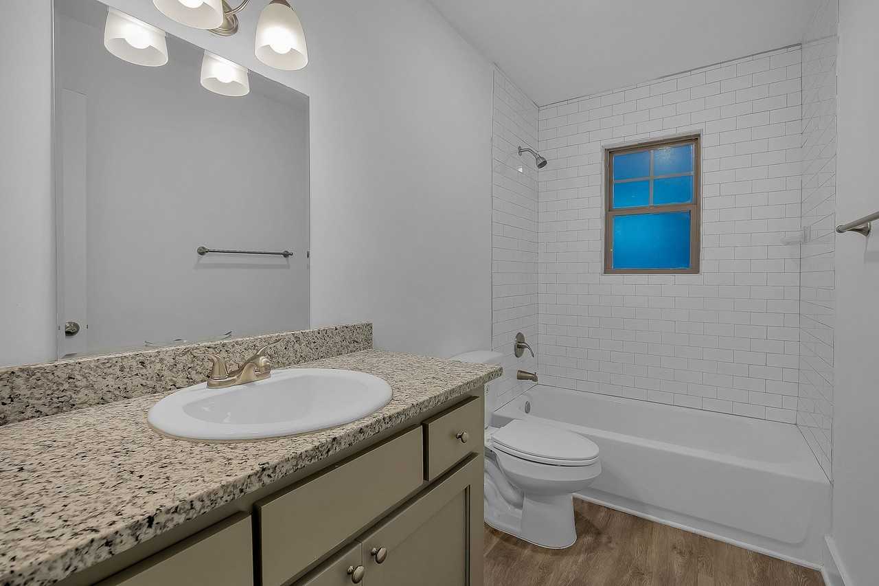 Greenview Apartments - Photo 7 of 11