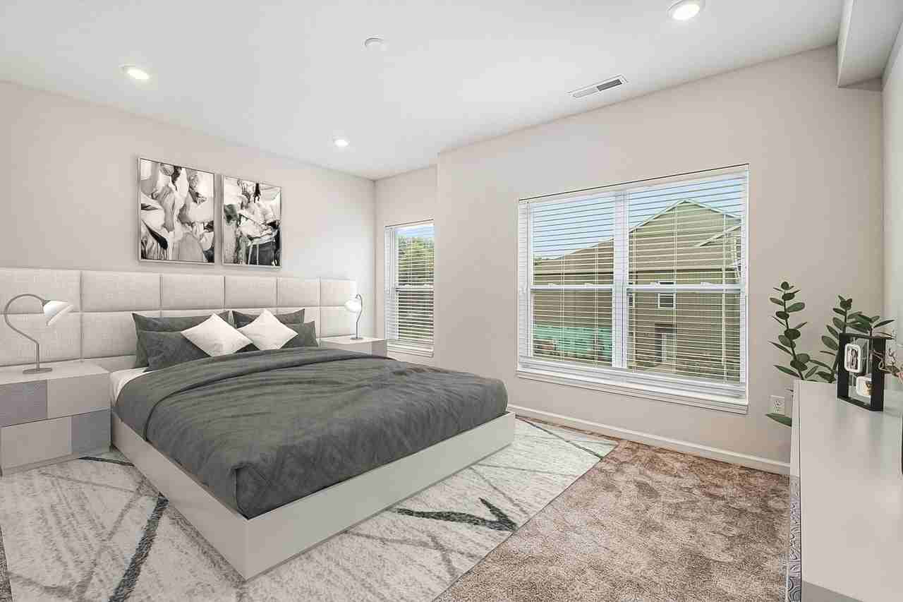 1006 S Indiana Ave #411 - Photo 2 of 7