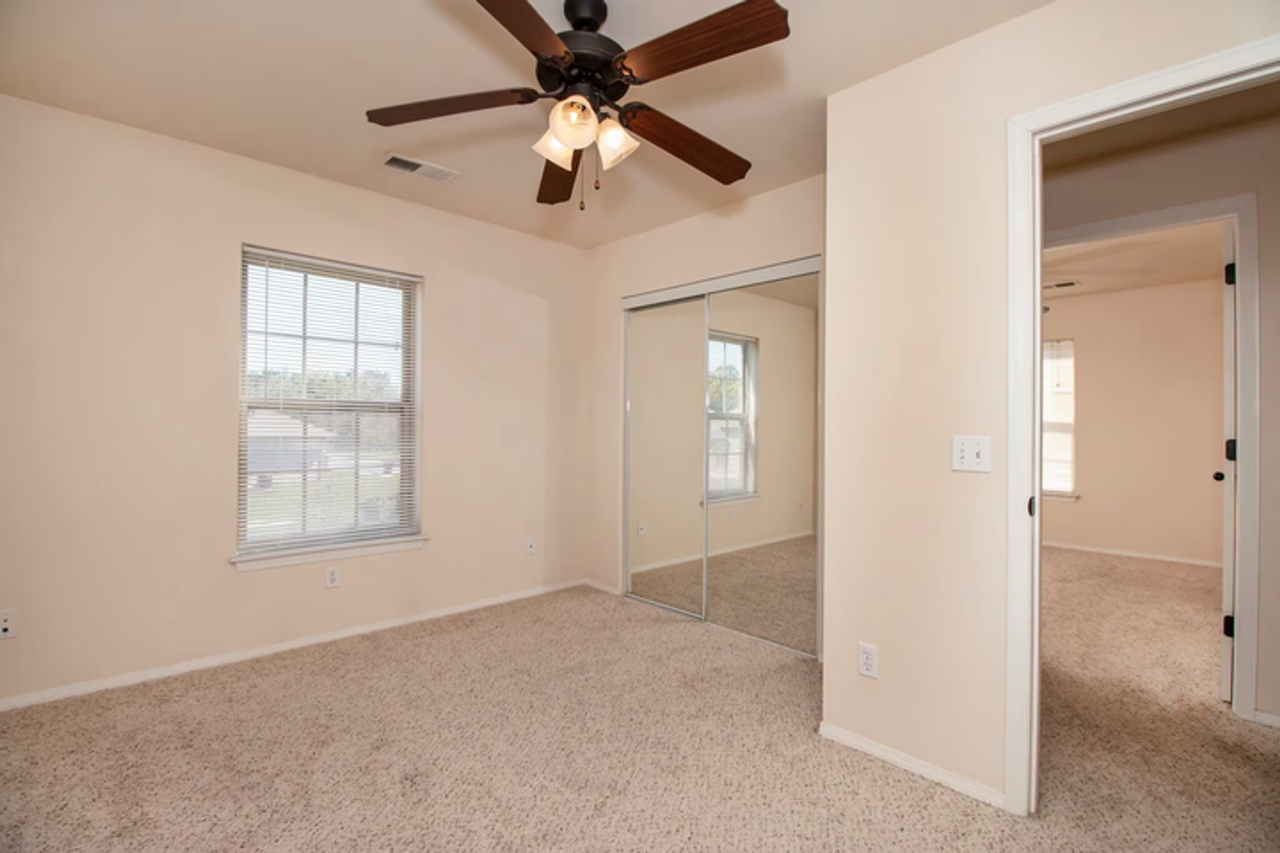 Town and Country Village Apartments - Photo 4 of 24