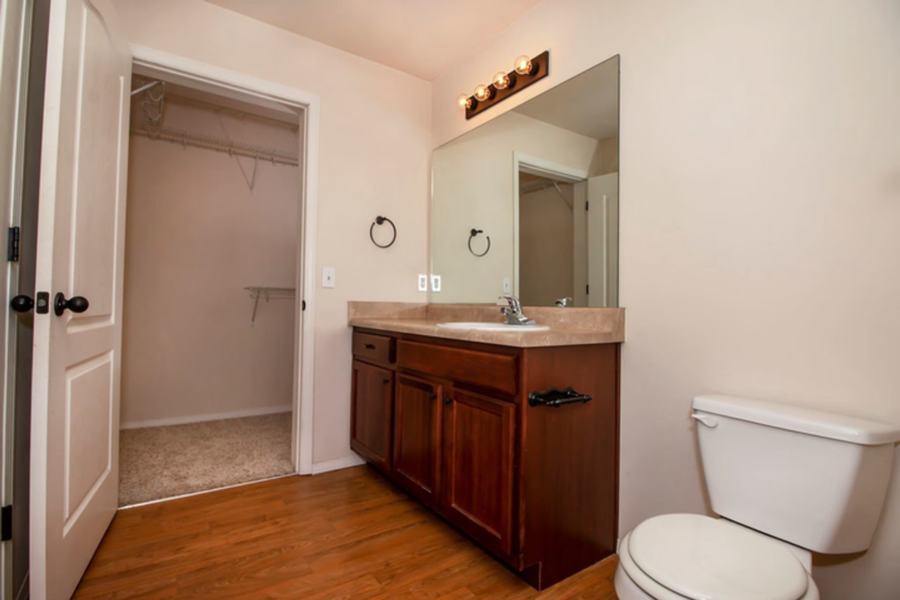 Town and Country Village Apartments - Photo 5 of 24