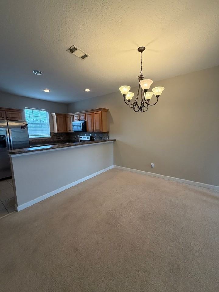 410 Conley Dr - Photo 4 of 23