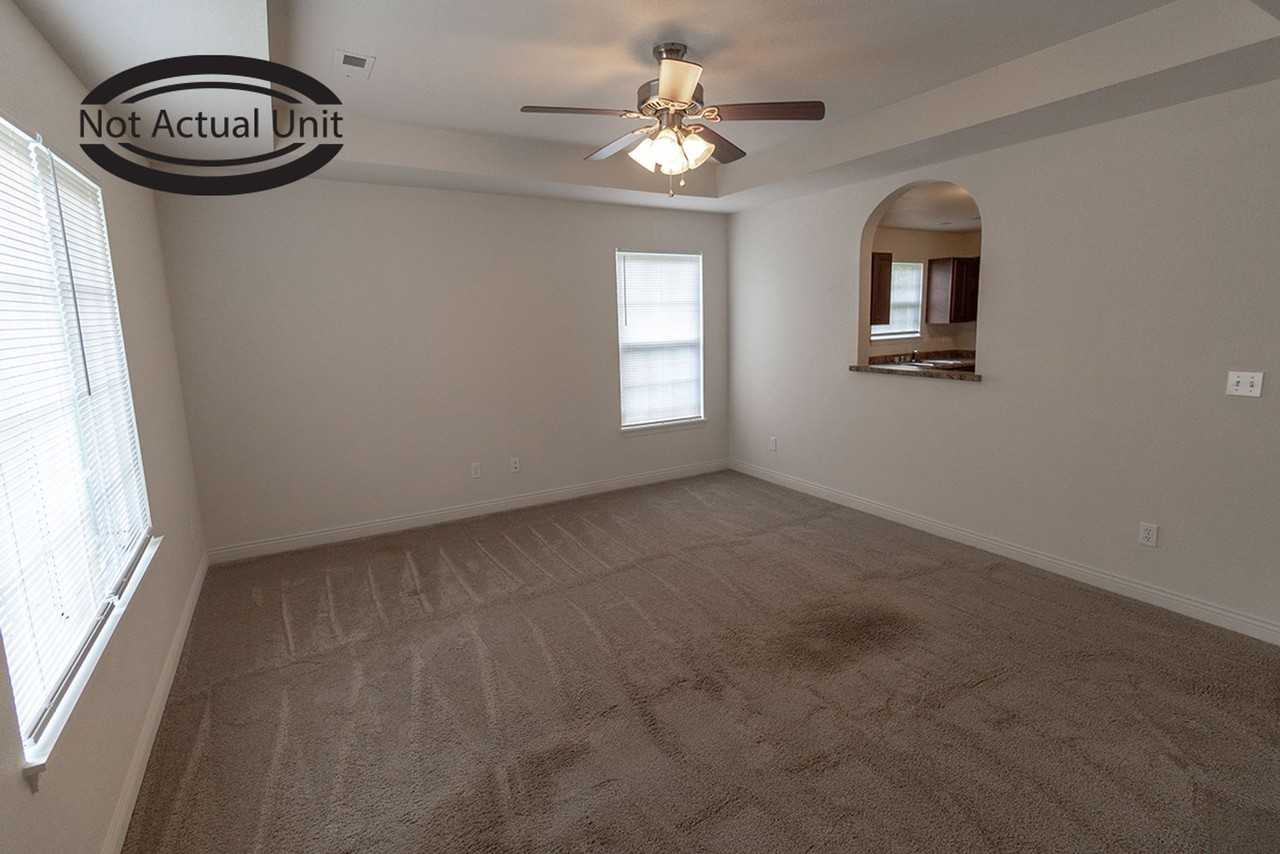 7360 Noah Ct - Photo 5 of 18