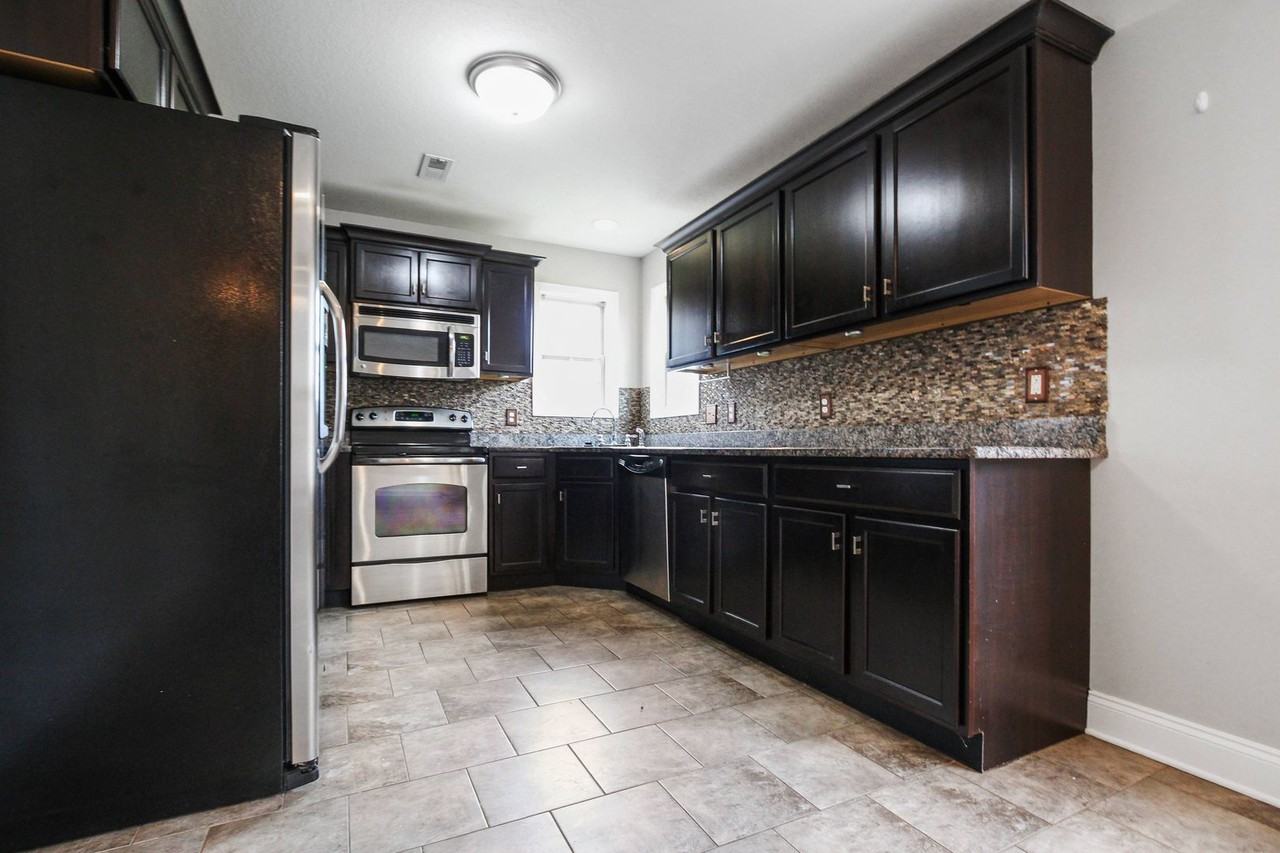 1290 Snowball Ln - Photo 5 of 20