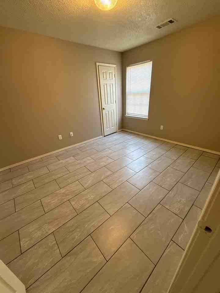 3810 Owen St - Photo 5 of 13