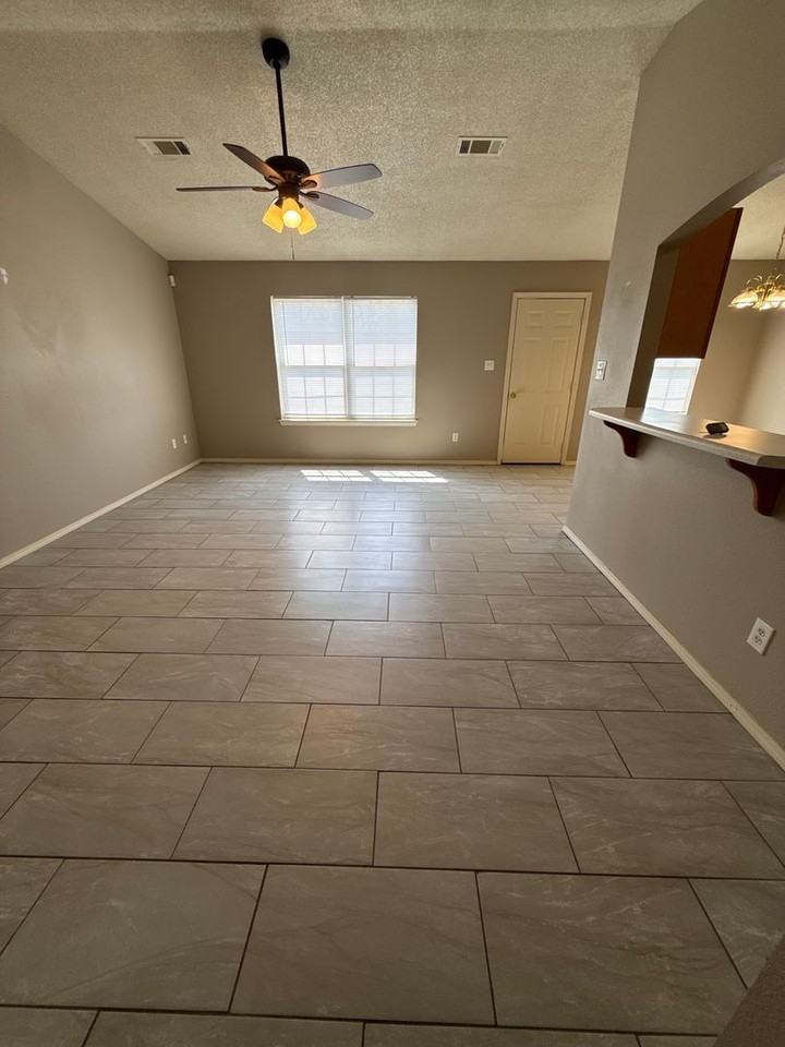 3810 Owen St - Photo 6 of 13