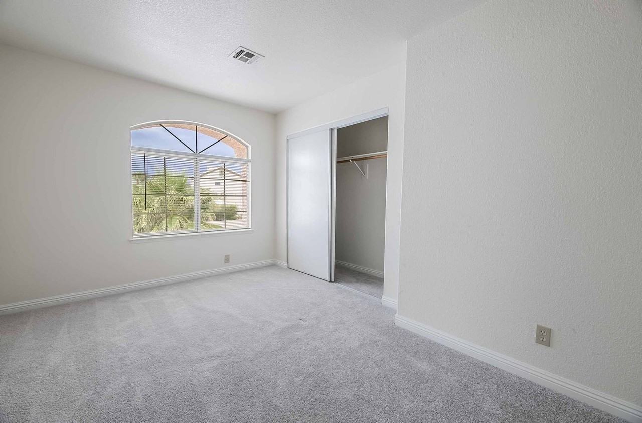 8212 Hercules Dr - Photo 2 of 19